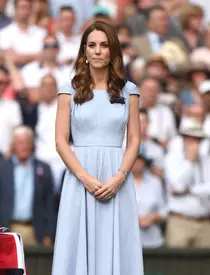 Kate Middleton a purtat pantofi de 300 de lei
