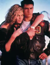 Kelly McGillis și Tom Cruise, în filmul Top Gun (1986)