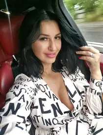 Cearta între Mirela de la Insula Iubirii și ispita Nicoleta. Și-au aruncat cuvinte grele: "Nu știe să vorbească limba română"