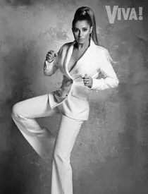 EXCLUSIV! Anamaria Prodan, cel mai sexy & stylish pictorial de până acum! Imagini neașteptate cu sexy-impresara!