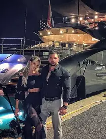 Cum se distrează Bianca Drăgușanu în luna de miere cu Alex Bodi. Imagini incendiare cu bomba sexy în Saint Tropez!