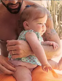 Ricky Martin, prima fotografie cu fetița sa de șapte luni, născută din mamă-surogat. Ce bebeluș frumos are artistul!