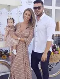 Victor Slav, în tandrețuri cu o blondă, în club! E prezentatorul TV din nou îndrăgostit?