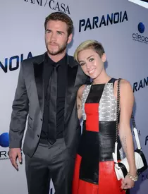 Miley Cyrus și Liam Hemsworth s-au despărțit după doar 8 luni de căsnicie!