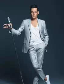 Ștefan Bănică jr., la Cerbul de Aur 2019, după 21 de ani de la prima apariție pe scena Festivalului! Aici și-a întâlnit idolul copilăriei