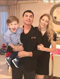 Valentina Pelinel și Milan, în parcul de distracții din Neptun