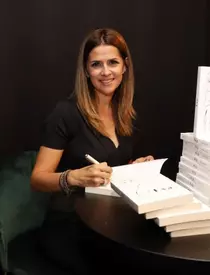 Andreea Marin se declară impresionată de cartea scrisă de Oana Babagianu