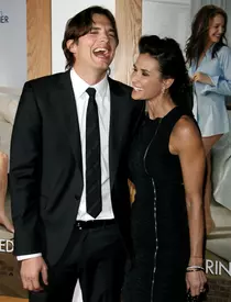 Demi Moore a pierdut o sarcină la 42 de ani, în luna a șasea. Ea și Ashton Kutcher aleseseră și numele fetiței!