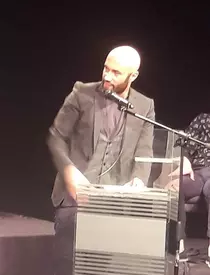 Blocul în care locuiește Mihai Bendeac a fost cuprins de flăcări. Declarațiile actorului: ”M-am speriat îngrozitor”