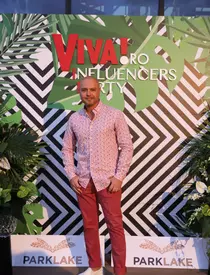 Vedete și influenceri, la VIVA! Influencers Party 2019. Primele imagini de la eveniment: cele mai spectaculoase ținute
