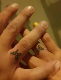 What’s UP și noua lui iubită, într-o ipostază tandră.