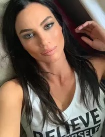 Nu doar Mădălina Ghenea le-a sucit mințile actorilor de la Hollywood. Ea este Alina Pușcău, românca după care a suferit Vin Diesel