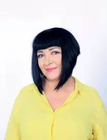 Neti Sandu, adevărul despre viața la 61 de ani și operațiile estetice: ”Mă uit în oglindă și aș prefera să nu am riduri…”