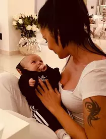 Oana Zăvoranu, așa cum nu ai mai văzut-o. Fotografia care a luat pe toată lumea prin surprindere pe Instagram: ”Mie nu-mi plac copiii, dar el e altfel...”