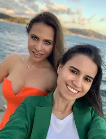 Adina Buzatu si fiica 1