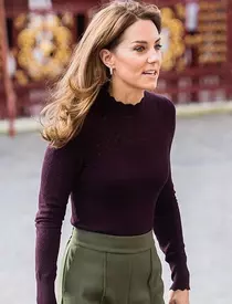 Kate Middleton a făcut furori cu o pereche de pantaloni culottes.
