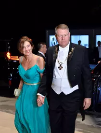 Gafă de proporții?! Președintele Klaus Iohannis a participat la Banchetul Imperial din Japonia cu costumul pătat
