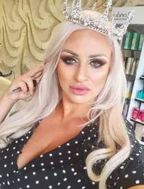 Sânziana Buruiană își alăptează fetița în vârstă de aproape 4 ani: ”Nu am încercat niciodată să opresc asta”
