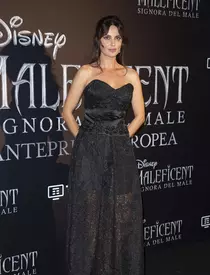 Mădălina Ghenea şi Catrinel Menghia au împărţit covorul roşu cu Angelina Jolie şi Michelle Pfeiffer. Ce ţinute de senzaţie au purtat cele patru graţii