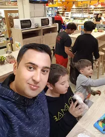 Ciprian Tapota si familia 1
