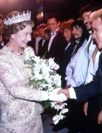 Regina Elisabeta a II-a, alături de Regele Willem Alexander, al Olandei