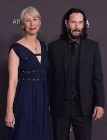 Keanu Reeves iubește din nou, după două decenii de singurătate! Femeia care l-a convins să renunțe la burlăcie nu arată ca un star de cinema