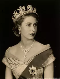 Imagini neștiute cu Regina Elisabeta a II-a în tinerețe au încins internetul
