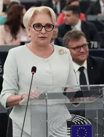 Viorica Dăncilă, pusă în dificultate de matematică! Candidata la Prezidențiale nu a știut cum se calculează aria cercului