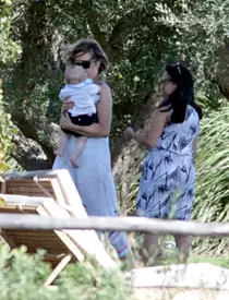 Richard Gere, tată pentru a doua oară, la 70 de ani. Soţia tinerică este din nou gravidă, la 9 luni de când a născut un băieţel