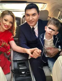 Cristi Borcea, un romantic incurabil! Milionarul a dus-o pe Valentina Pelinel în „oraşul iubirii”, de ziua ei