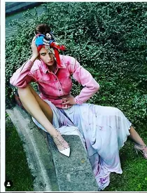 Mikaela, fiica Iuliei Albu, calcă pe urmele mamei sale.