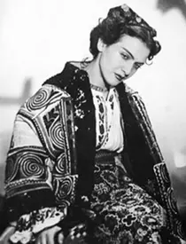 margareta-paslaru-rautatile-unor-persoane-marunte-nu-pot-umbri-efigia-iconica-a-mariei-tanase-18455590