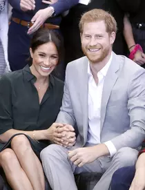 Fotografii-oficiale-logodna-Printul-Harry-si-Meghan-Markle-3