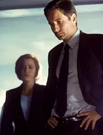 Ți-o mai amintești pe Scully din "Dosarele X"? La 51 de ani, actrița e greu de recunoscut!