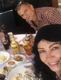 Cum arată și cu ce se ocupă Florin, fratele Mihaelei Rădulescu. Vedeta are o relație foarte bună cu soția lui!