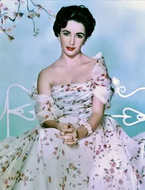 Boala neștiută a lui Elizabeth Taylor. Privirea ei hipnotică era rezultatul unei mutații genetice