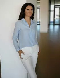 Drama neștiută a Iulianei Tudor. Poartă o mare durere în suflet, de ani buni: "Mama mea..."