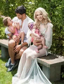 Andreea Bălan și George Burcea îngroapă securea războiului de dragul fetițelor. Va avea loc întâlnirea de gradul zero între cei doi