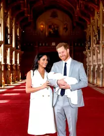 Planurile cuplului Meghan Markle - Prințul Harry pentru prima aniversare a fiului lor, date peste cap de coronavirus! Archie ar fi trebuit să fie sărbătorit în Marea Britanie, cu Regina!