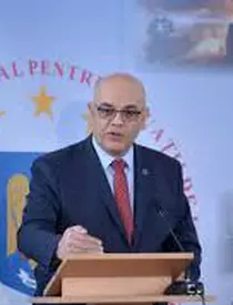 raed-arafat-prin-mall-paparazzi-1