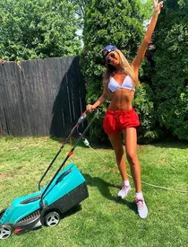 Diana Munteanu este atentă la sport și dietă, dar fanii sunt îngrijorați că a slăbit prea mult. Câte kilograme a ajuns să cântărească vedeta