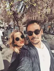 Ce fac Lidia Buble și Răzvan Simion în plină pandemie de coronavirus. Solista a plecat de o săptămână la părinți, la Deva, prezentatorul TV a fost surprins acasă la o roșcată misterioasă