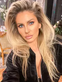 Război între Andreea Bănică și Iulia Albu! Solista a făcut-o praf, în direct, la TV: ”E o perversă și o prefăcută”