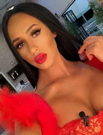 Ella-Puterea-Dragostei-1