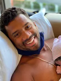 ciara-a-devenit-mama-pentru-a-treia-oara-