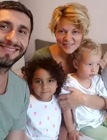 1Dragos-Bucur-si-Dana-Nalbaru-pe-banca