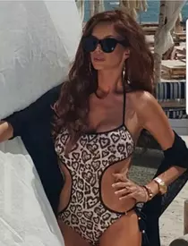 Cristina-Spătar-costum-de-baie