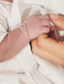 Laura-Cosoi-a-născut