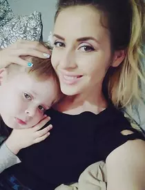 Prezentatoare-TV-viol5