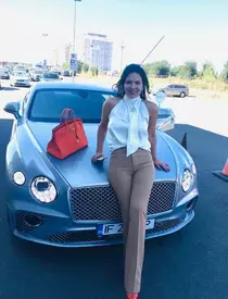 Ilie Năstase nu se uită la bani! I-a dăruit soției, de ziua ei, un Bentley de 240.000 de euro! Cum arată bolidul de lux